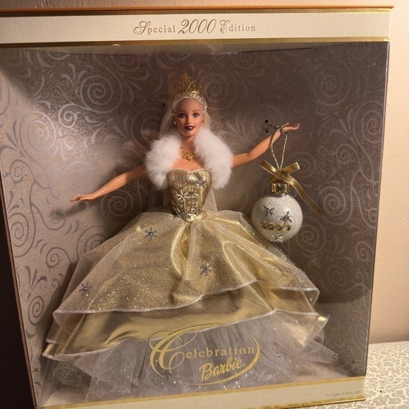 Cinderella Celebration 2000 Edition Barbie - Picture 5 of 9